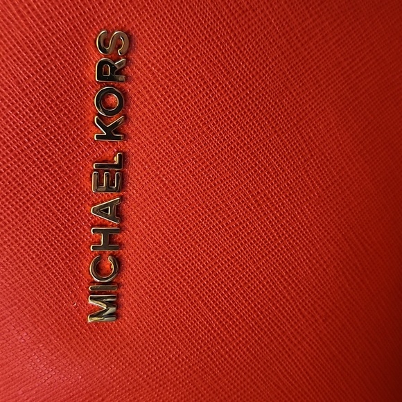 Michael Kors Medium Selma Bag - Picture 7 of 16